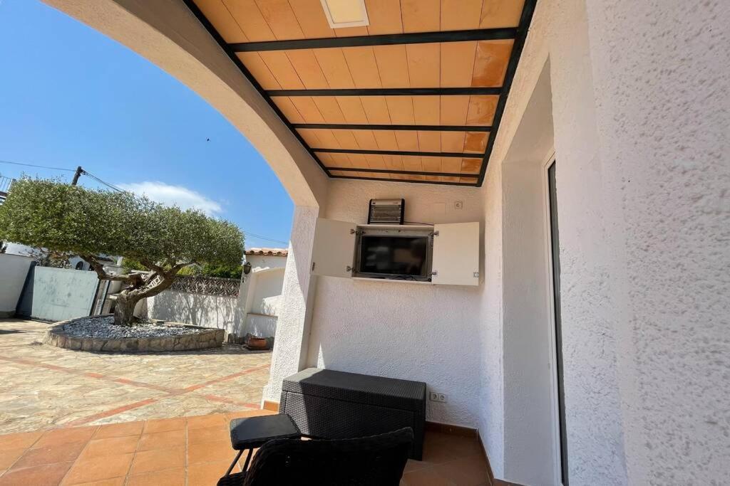 Villa Cozy Empuriabrava Piscina Privada Dış mekan fotoğraf